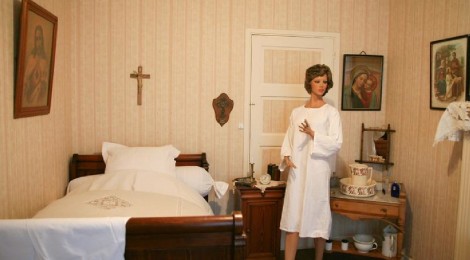 "Les Dessous de la Mode et Mémoires de guerre 14/18"