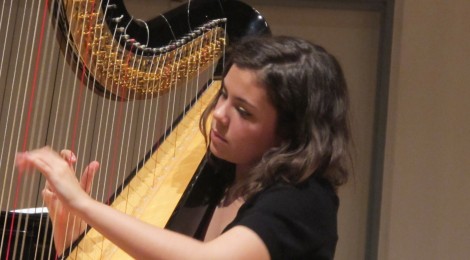 "Aux grands mots, les grandes harpes".