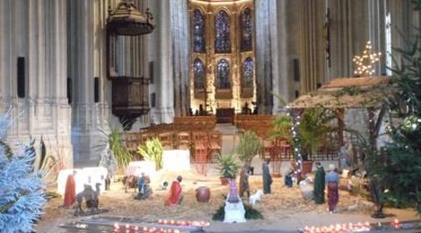 Crèche de Noël, vente de bougies par le Secours Catholique et concert "Chorale et Harmonie"