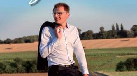 ALEXANDRE CHANTE AZNAVOUR