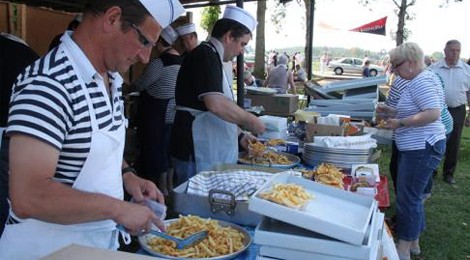 Moules frites / groupe les « As Musette »