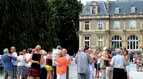 SPECTACLES AU JARDIN