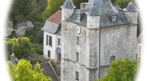 À LA DÉCOUVERTE DES RICHESSES DE LA VILLE MÉDIEVALE