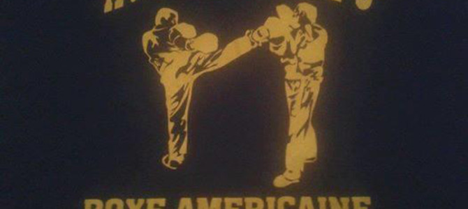 COMPÉTITION DE KICK BOXING SUR RING