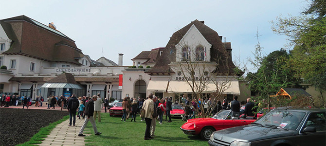 AUX MARCHES DU PALAIS