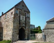 HISTOIRE MÉDIÉVALE ET FORTIFICATIONS