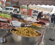 Marché hebdomadaire du port