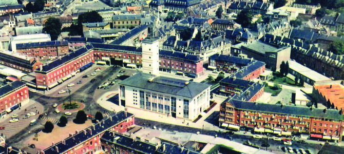 L’HÔTEL DE VILLE, LE PALAIS COMMUNAL DE MAX LEJEUNE