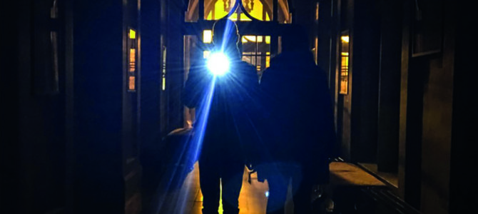 VISITE GUIDÉE L'HÔTEL DE VILLE À LA LAMPE TORCHE