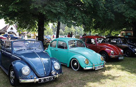 AUX MARCHES DU PALAIS Rassemblement d’automobiles de collection