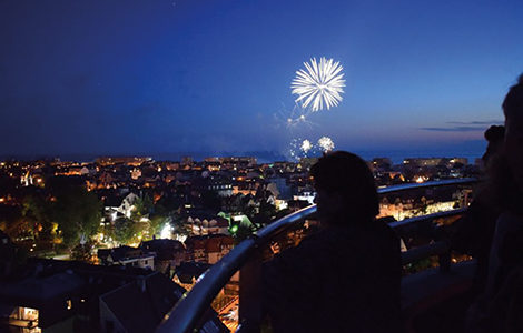 FEU D’ARTIFICE AU SOMMET DU PHARE DE LA CANCHE