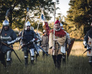 LES GENZ D'ARMES AU MOYEN ÂGE