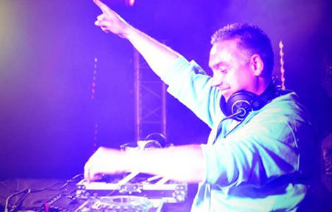 SHOW DJ / SAX & CHANT DJ FRED & FRIENDS