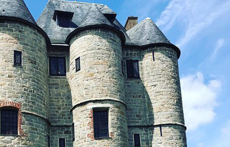 AMUSONS-NOUS AU DONJON