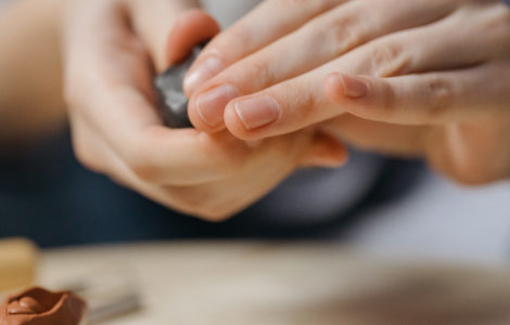 ATELIER « FABRIQUER SOI-MÊME DE LA COLLE ET DE LA PÂTE À MODELER »