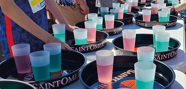 COURSE DES SERVEUSES ET DES GARÇONS DE CAFÉ