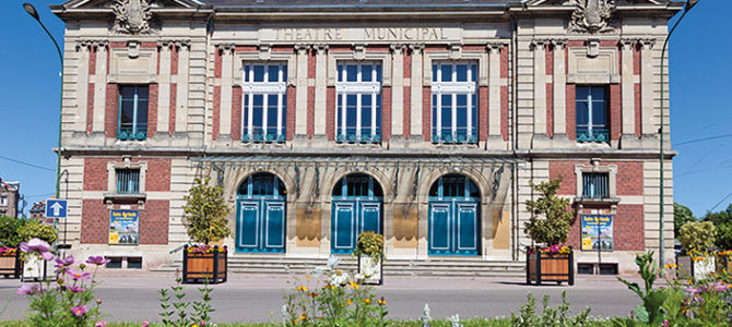 ÉDIFICES PUBLICS DU QUOTIDIEN "LE THÉÂTRE MUNICIPAL"