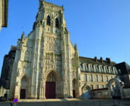 VISITE GUIDÉE DU TOUR DE VILLE