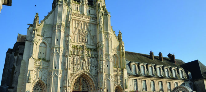 VISITE GUIDÉE DU TOUR DE VILLE